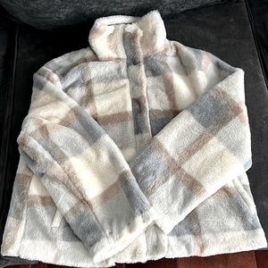 perfect for pretty much any occasion. In excellent condition, never worn.